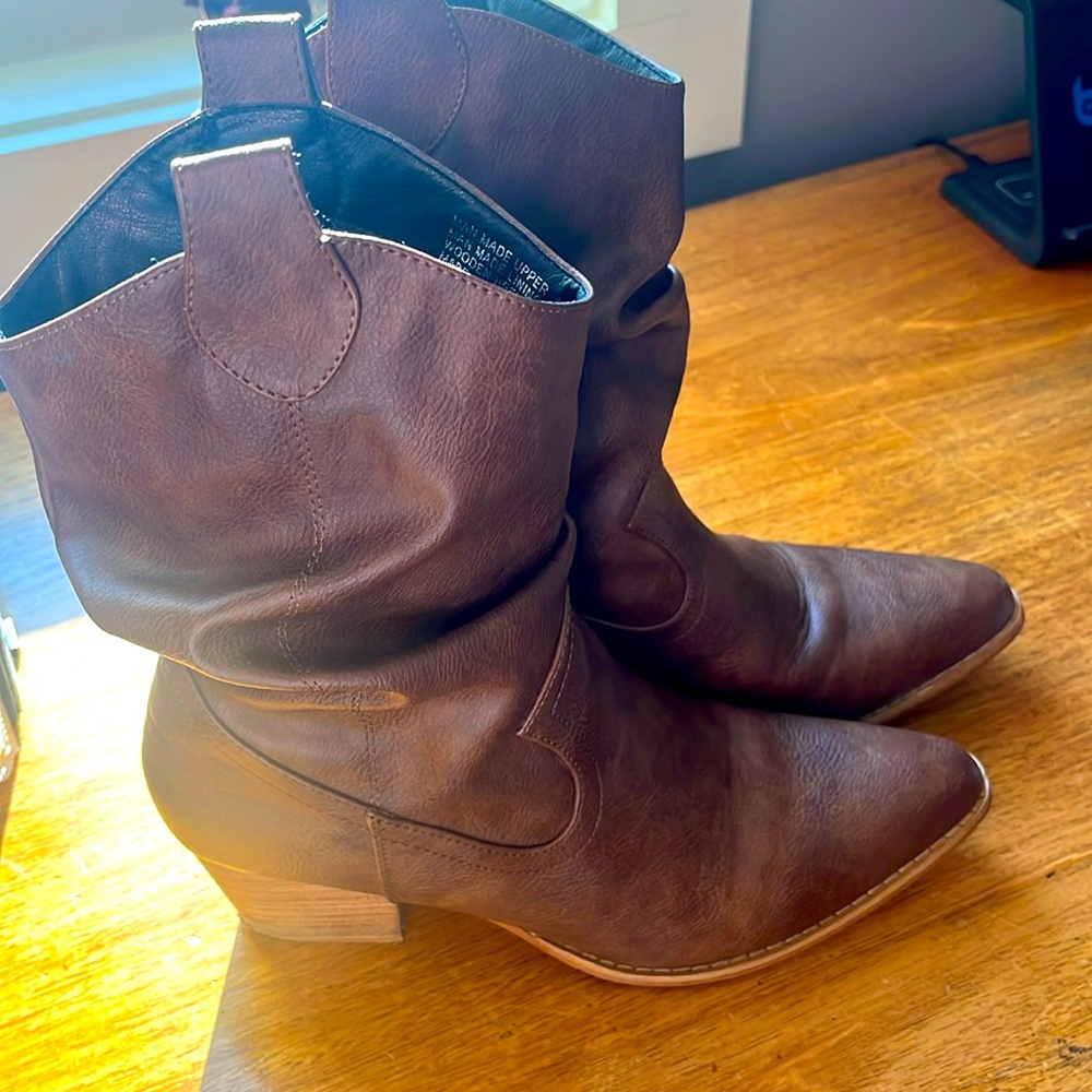 MM Women’s Premium PU Leather Wooden Heel Mid Calf Stella Western Boots-Size 9